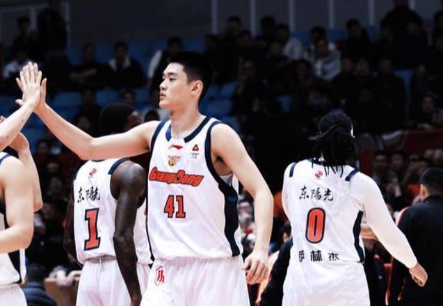 9游下载 -关键时刻广州队调整名单以备CBA常规赛，远射贴柱环节打磨，质疑声仍在，临场指挥获称赞的简单介绍